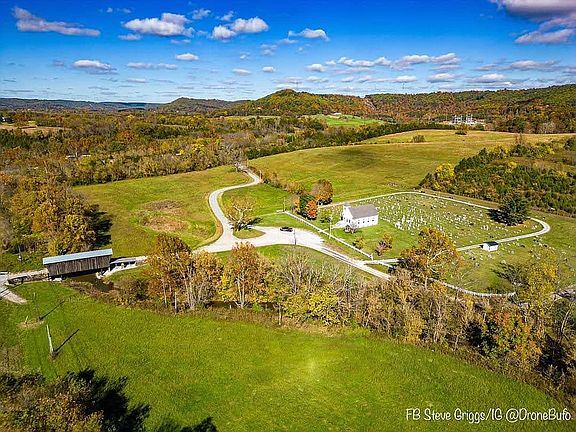 4th image of 247 Covered Bridge Rd