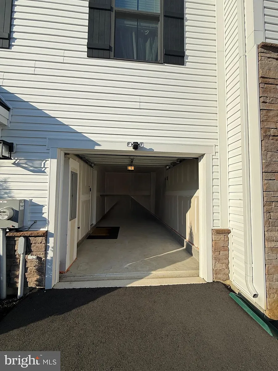 Building Photo - 3 Cinnamon Ln