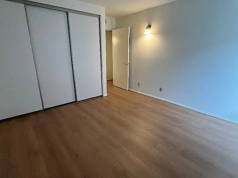 5908 Cedros Ave #6 — Photo 2