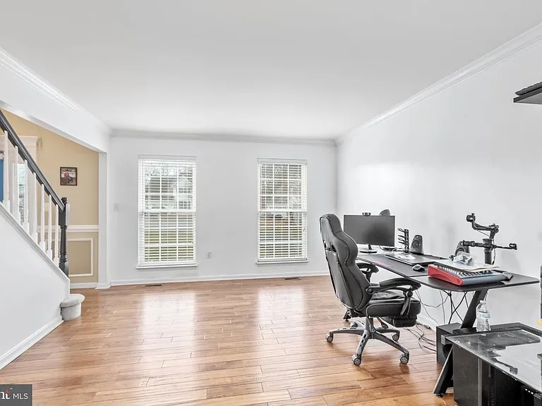 10103 Cotter Ct — Photo 12