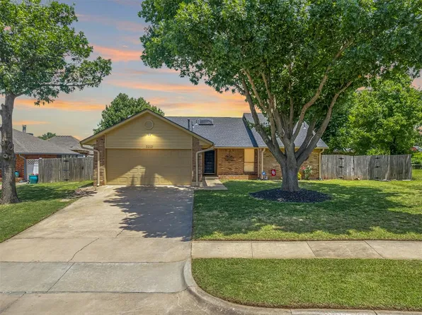 3213 Creekwood Ct, Norman, OK 73072