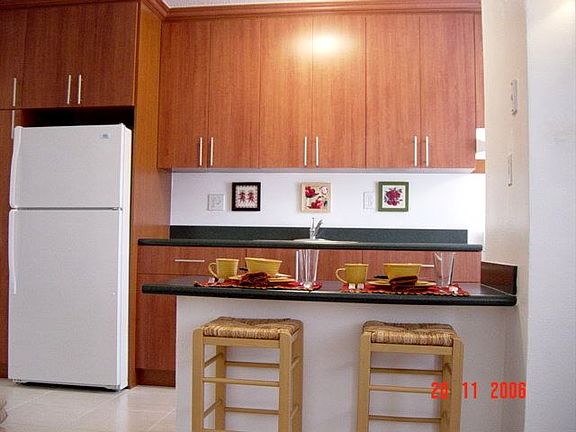 Kitchen Breakfast Bar