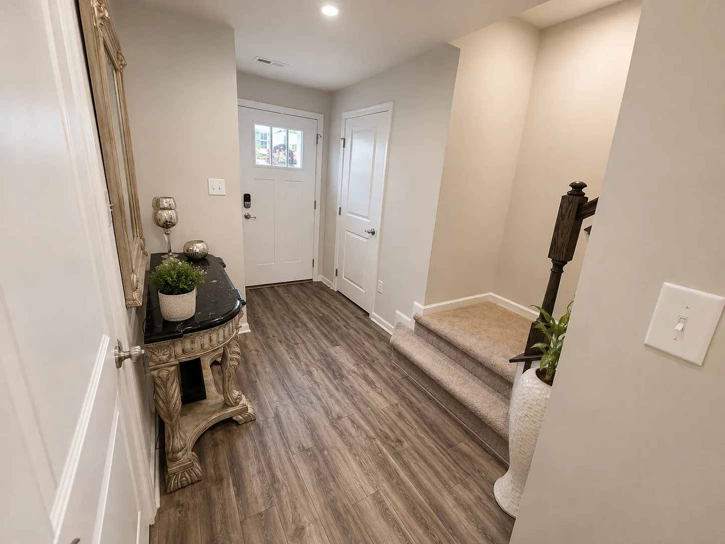 3 bed, 2.5 bath, 1960 sqft, $3,200 — Photo 2
