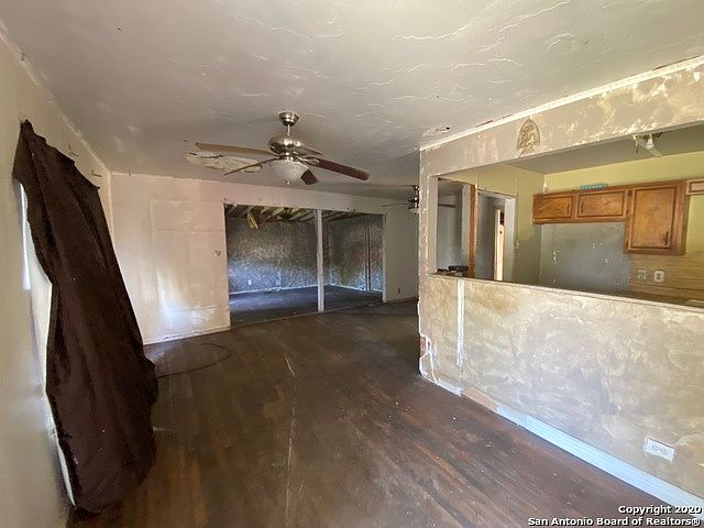 2nd image of 866 Taft Blvd