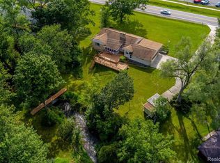 5317 Perry Rd, Grand Blanc, MI 48439