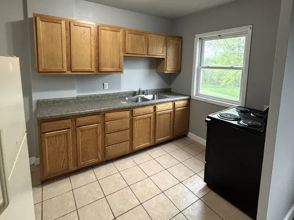 1272 W Mullan Ave, Waterloo, IA 50701