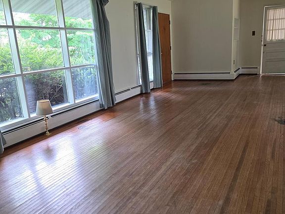 5th image of 521 E Mifflin St