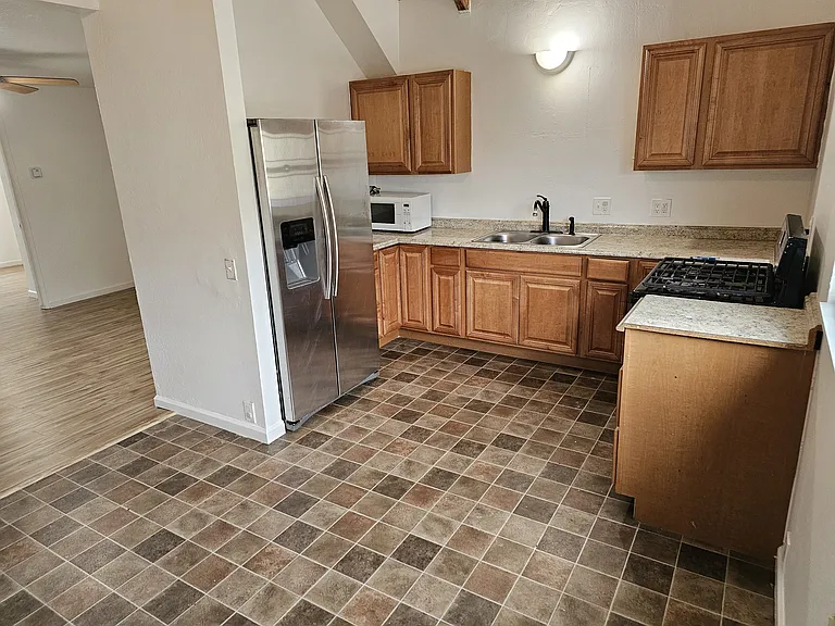313 Raymond St #3 — Photo 10