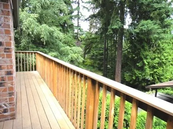 1303 NE 195th St APT A, Shoreline, WA 98155
