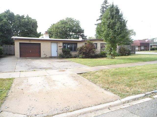 1st image of 7949 W 97th Pl