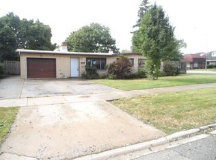 7949 W 97th Pl, Hickory Hills, IL 60457