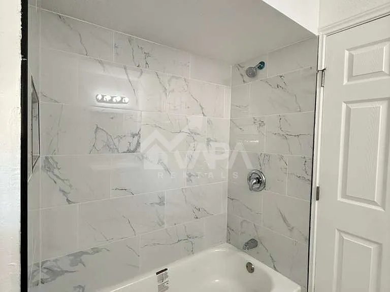 317 E Lindbergh Blvd — Photo 15