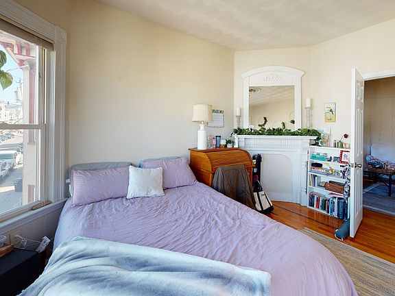 5th image of 27 Falcon St #2