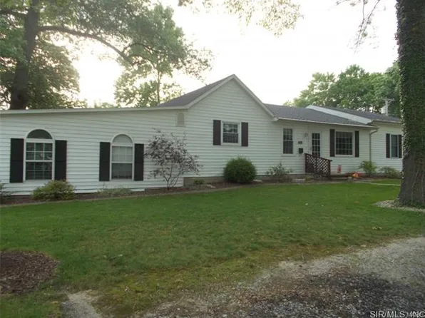 1711 Franklin St, Carlyle, IL 62231