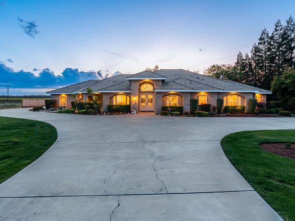 11217 S Fowler Ave, Selma, CA 93662
