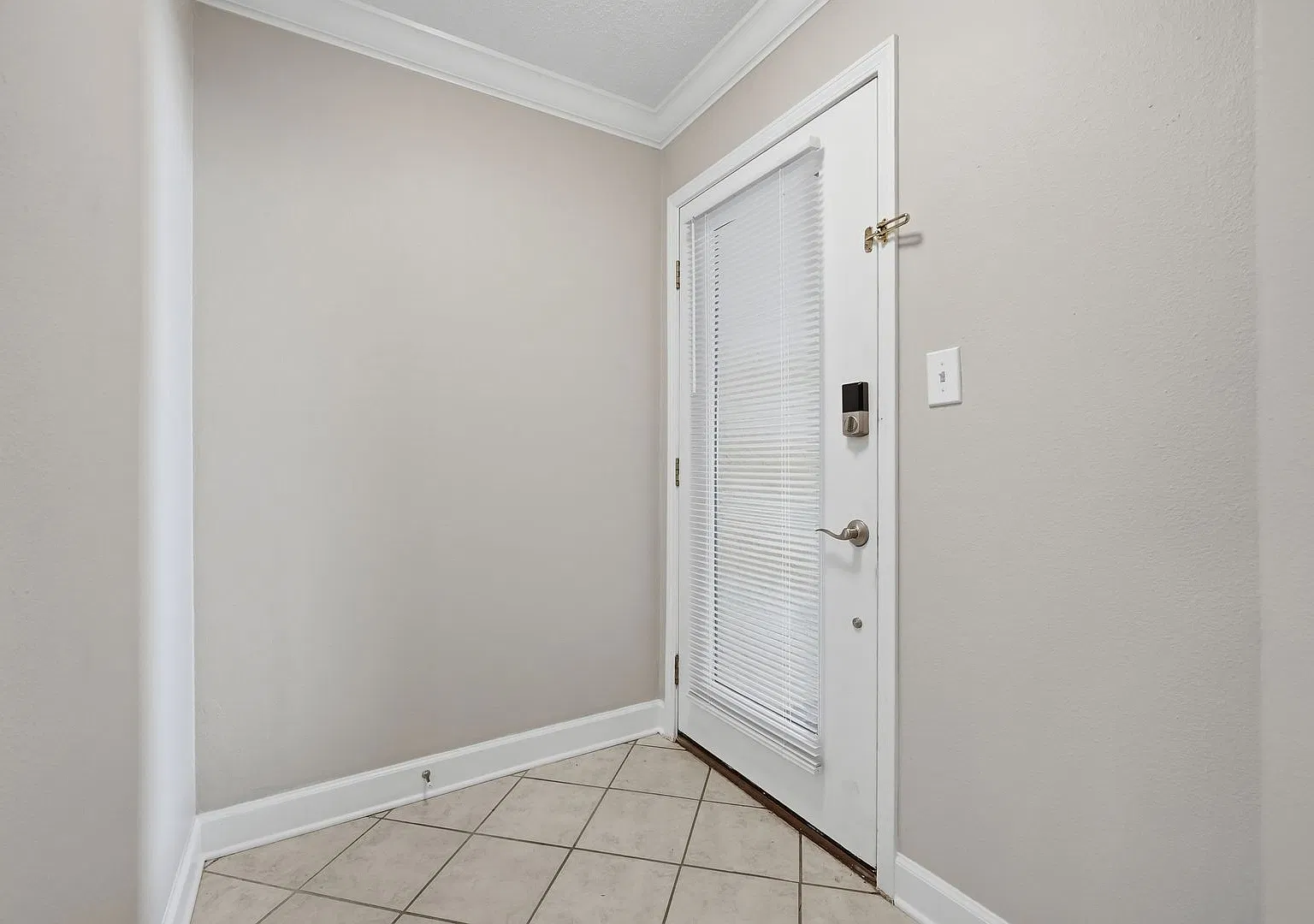 Ground-Floor Condo with Gorgeous Lake Views! — Photo 3