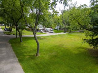 7381 Crestmore St, West Bloomfield, MI 48323