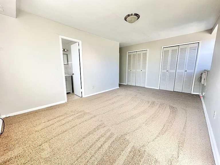 Waldorf Park Apartments — Photo 45