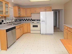 4th image of 374 E Vidas Ave