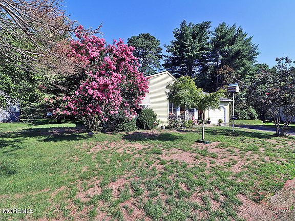 4th image of 2 Brooklane Court #60