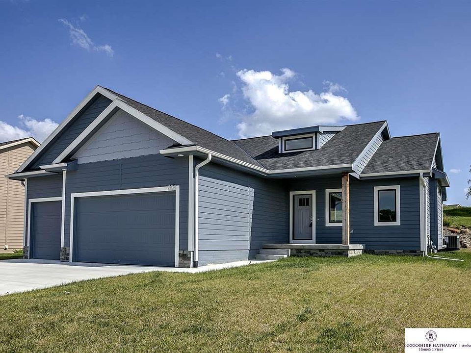 1st image of 806 Westridge Cir