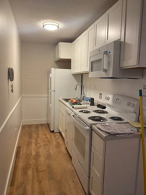 Bayside Apartments — Photo 3