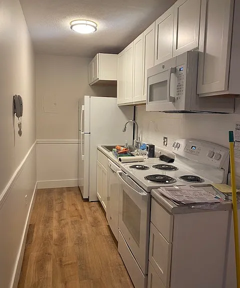 Bayside Apartments — Photo 3