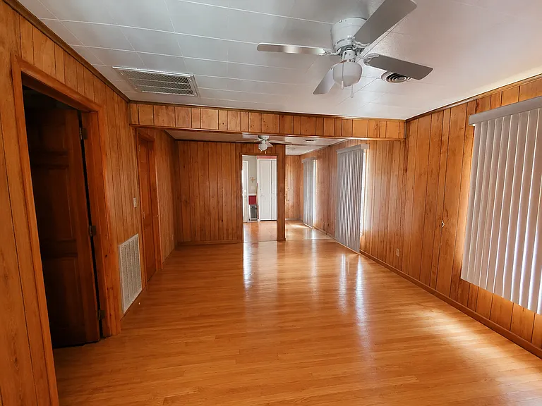 969 Monarch Rd — Photo 5