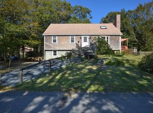12 Elm Ln, Mashpee, MA 02649