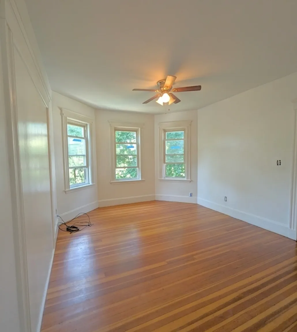 3 bed, $3,000 — Photo 4