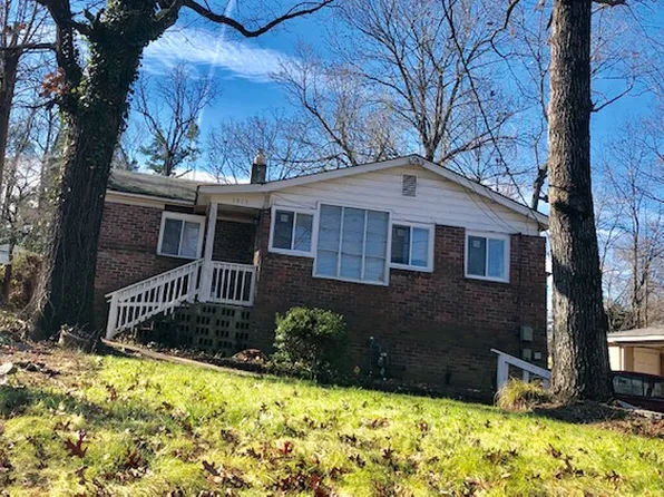 1913 Newland Rd, Charlotte, NC 28216