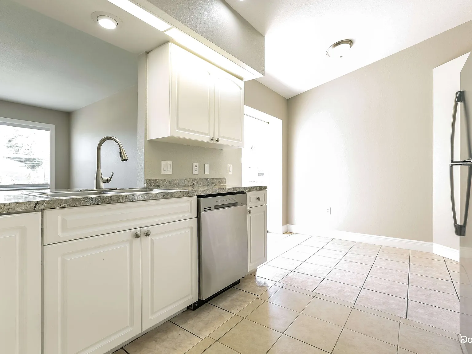 2 bed, 2.0 bath, 1666 sqft, $2,095 — Photo 3