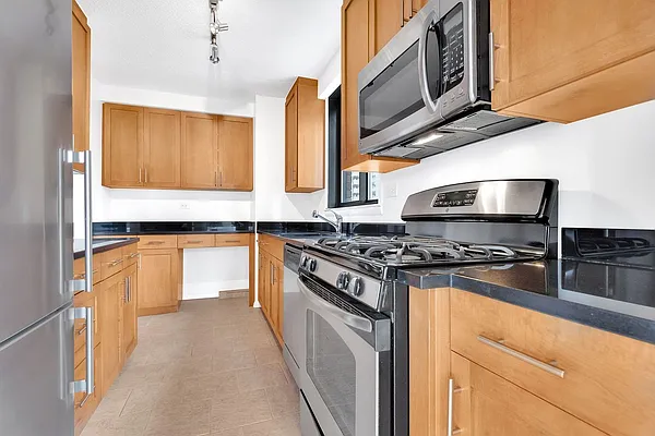 Rented by Cooper & Cooper Real Estate | media 33