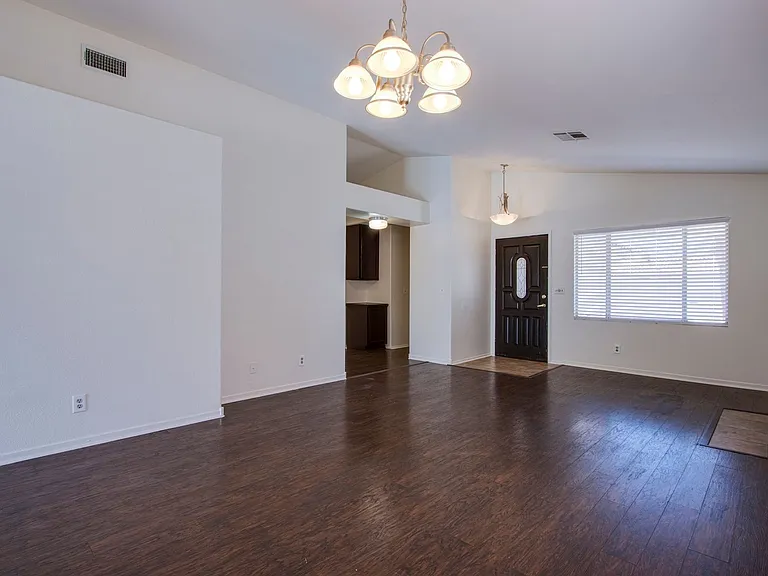 7510 Isley Ave — Photo 3