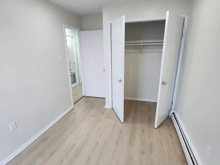 2200 Hamilton Ave — Photo 8