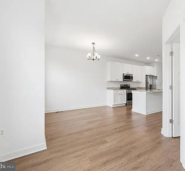 330 Furgeson Ln — Photo 6