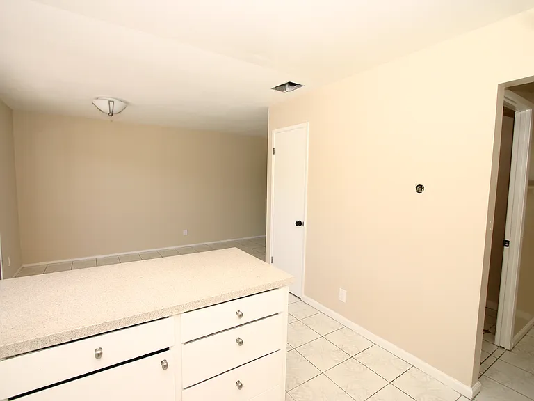 5470 Don Diablo Ct — Photo 4