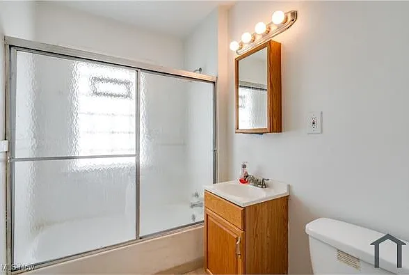 14300 Darwin Ave — Photo 6