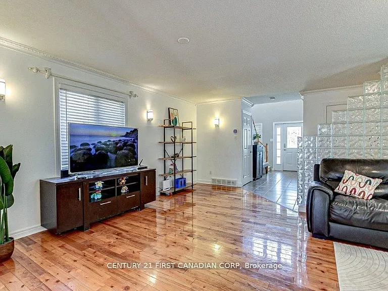 1876 Coronation Dr — Photo 8