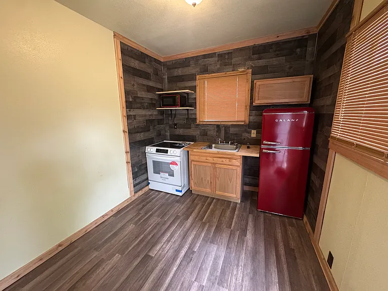 1430 W Kirby Pl #C — Photo 3