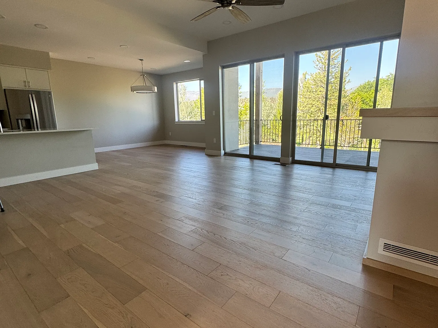 3 bed, 2.5 bath, 1850 sqft, $5,250 — Photo 2