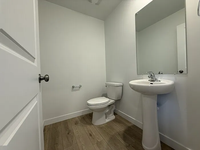 4 bed, 2.5 bath, 1831 sqft, $2,450 — Photo 4