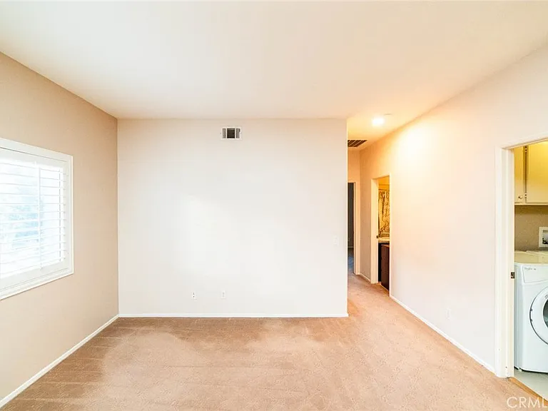 27 Larkmead — Photo 17