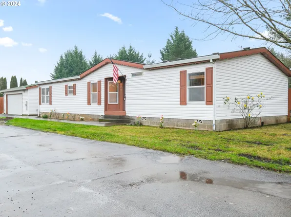 209 S Jellison St, Amity, OR 97101