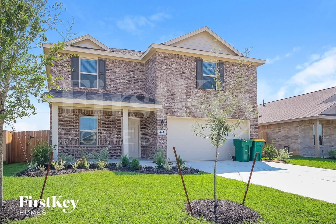 4 bed, 2.5 bath, 2119 sqft, $2,595 — Photo 2