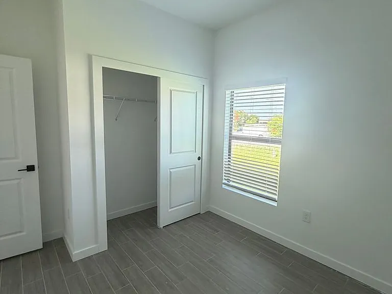 1506 Gary Ln — Photo 6
