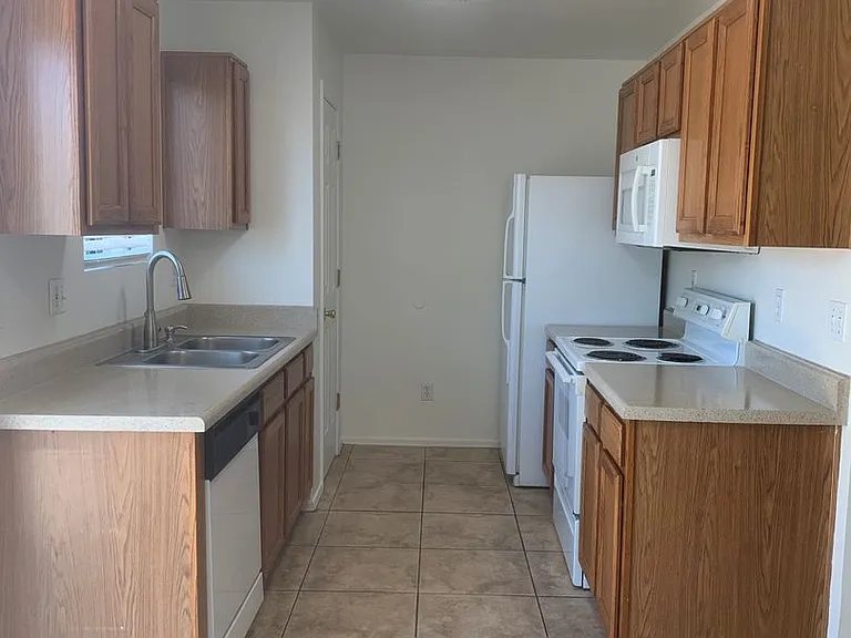 9115 E Esperanza Dr — Photo 6
