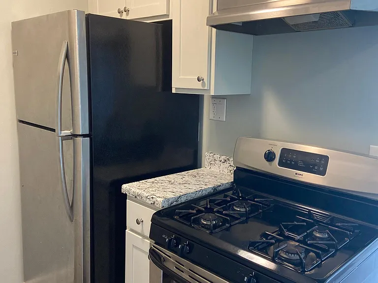Linden Flats — Photo 13