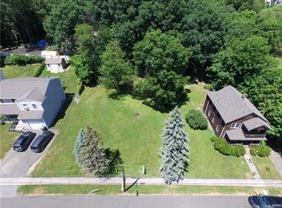 106 Faneuil St, Windsor, CT 06095
