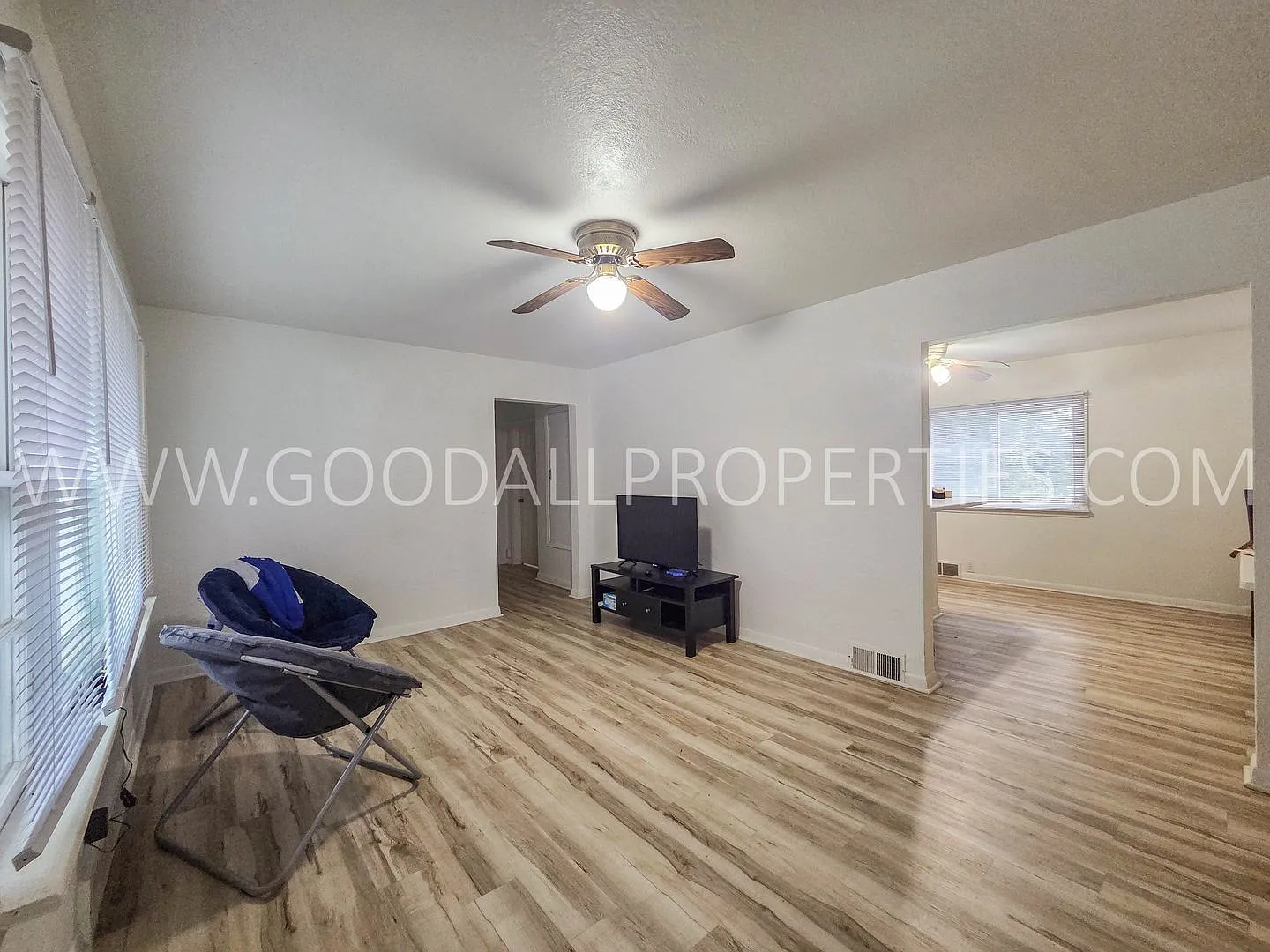 2 Bedroom South Des Moines Home | Full Basement + Large Yard | $1,345 — Photo 3